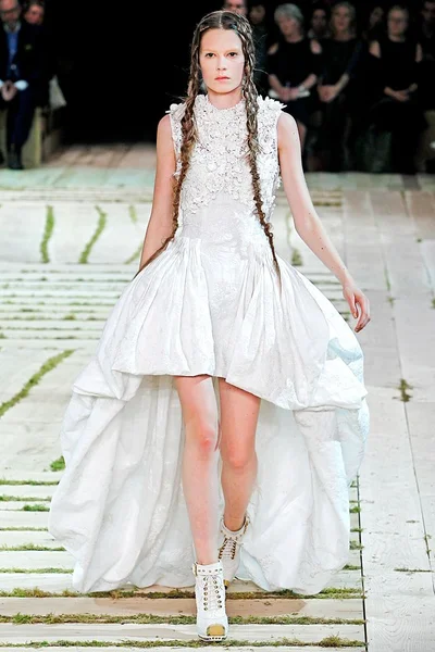 Look 23